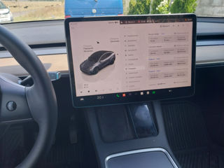 Tesla Model Y foto 6