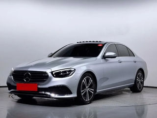 Mercedes E-Class foto 1