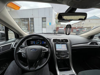 Ford Fusion foto 6