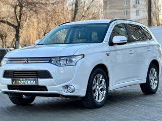 Mitsubishi Outlander foto 3