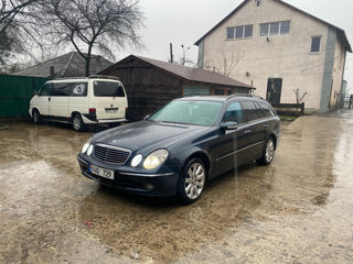 Mercedes E-Class foto 2