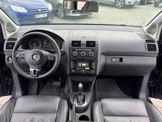 Volkswagen Touran foto 8