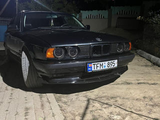 BMW 5 Series foto 1