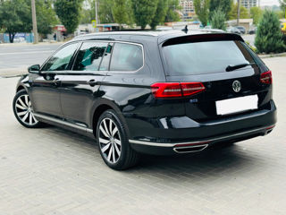 Volkswagen Passat foto 2