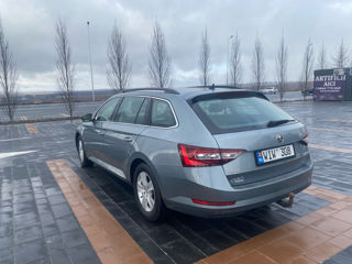 Skoda Superb foto 4