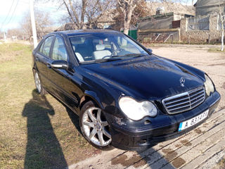 Mercedes C-Class foto 7