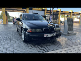 BMW 5 Series foto 2