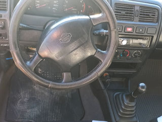 Nissan Almera foto 8