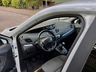 Renault Grand Scenic foto 3