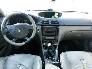 Renault Laguna foto 5