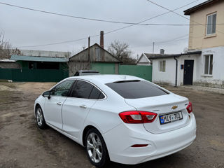 Chevrolet Cruze foto 2