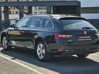 Skoda Superb foto 4