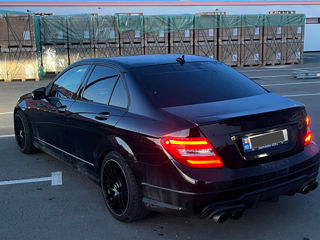 Mercedes C-Class foto 4