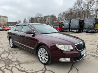 Skoda Superb foto 2