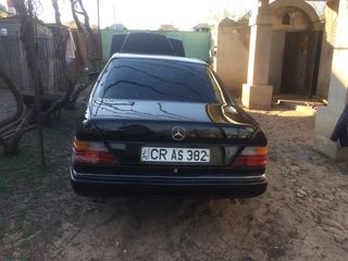 Mercedes Series (W124) foto 2