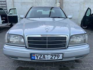 Mercedes C-Class foto 5