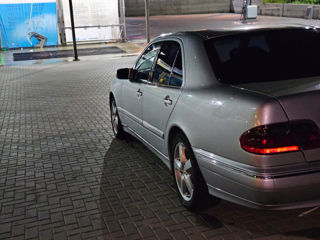 Mercedes E-Class foto 7