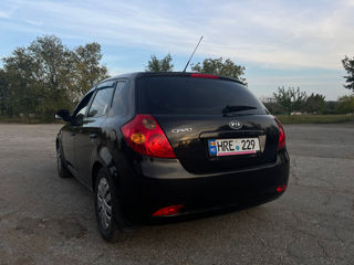 KIA Ceed foto 2