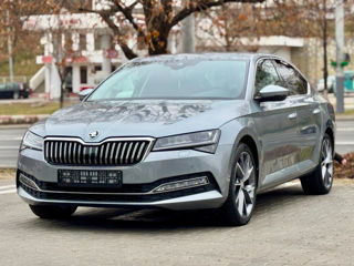 Skoda Superb foto 2