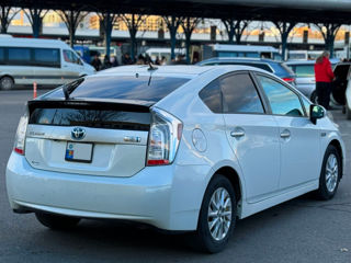 Toyota Prius фото 7