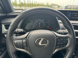 Lexus UX foto 2