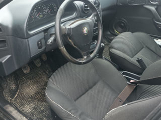 Alfa Romeo 146 foto 2