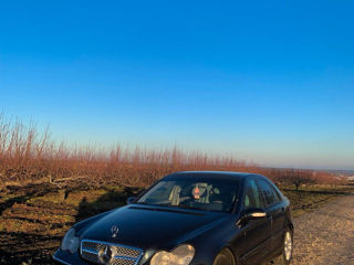 Mercedes C-Class foto 4