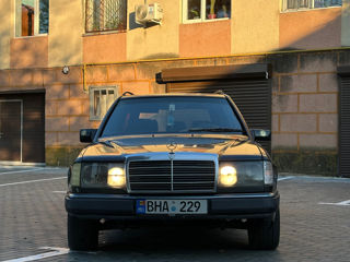 Mercedes Series (W124) foto 4