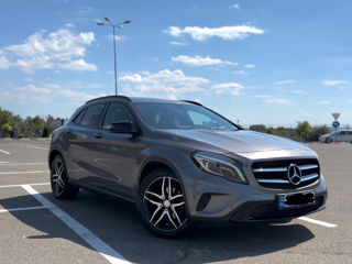 Mercedes GLA foto 2