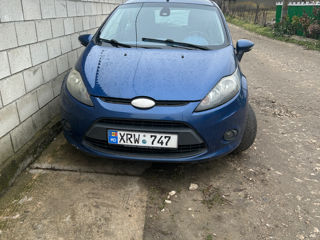 Ford Fiesta foto 10