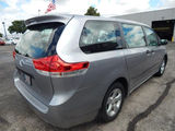 Toyota Sienna foto 4