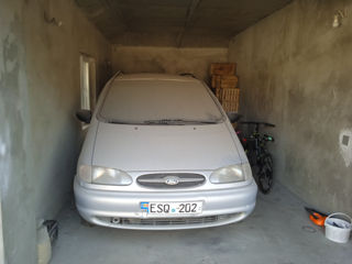 Ford Galaxy foto 1