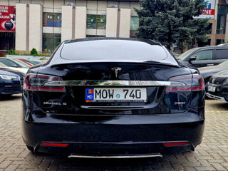 Tesla Model S foto 2