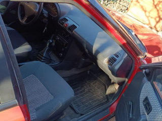 Mazda 323 foto 5