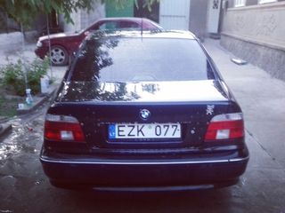 BMW 5 Series foto 4