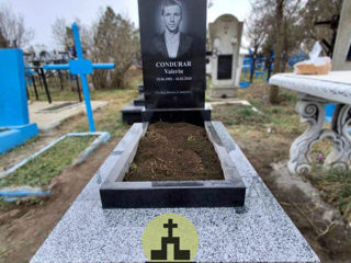 Monumente funerare din granit negru natural de la producator MemorialPrim.md foto 4
