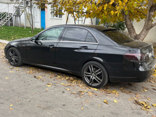 Mercedes E-Class foto 2