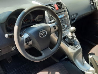 Toyota Auris фото 3