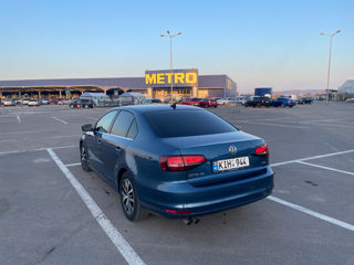 Volkswagen Jetta foto 4