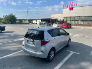 Toyota Verso-S foto 3