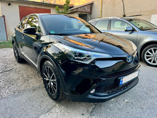 Toyota C-HR foto 2