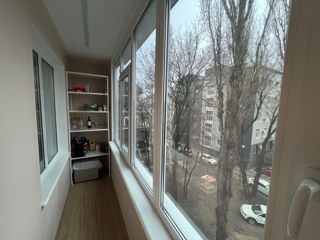 Apartament cu 3 camere, 90 m², Centru, Chișinău foto 2