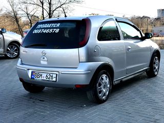 Opel Corsa foto 1