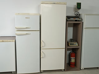 Холодильники  двухкамерные, морозильник гиочел в хорошем состоянии!!!