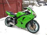 Kawasaki ZX6R foto 4