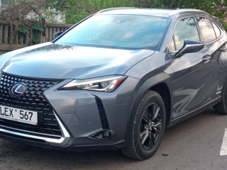 Lexus UX foto 2