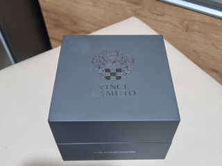 часы Vince Camuto =1300 lei