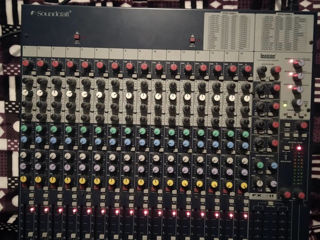 Mixser Soundcraft FX16II