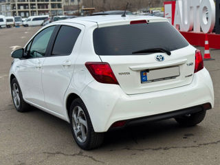 Toyota Yaris foto 9