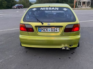 Nissan Almera foto 2